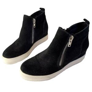 Steve Madden Women’s Wedgie Black Leather Upper Suede Zippered Sneakers Size 9M